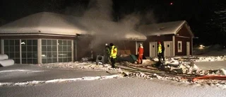 Servicebyggnad eldhärjades