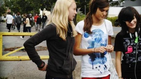 Frida Solli Johansson , Alice Eliasson och Disa Törngård skulle vilja ha fler lektioner utomhus.