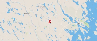 Singelolycka: Bil voltade av vägen
