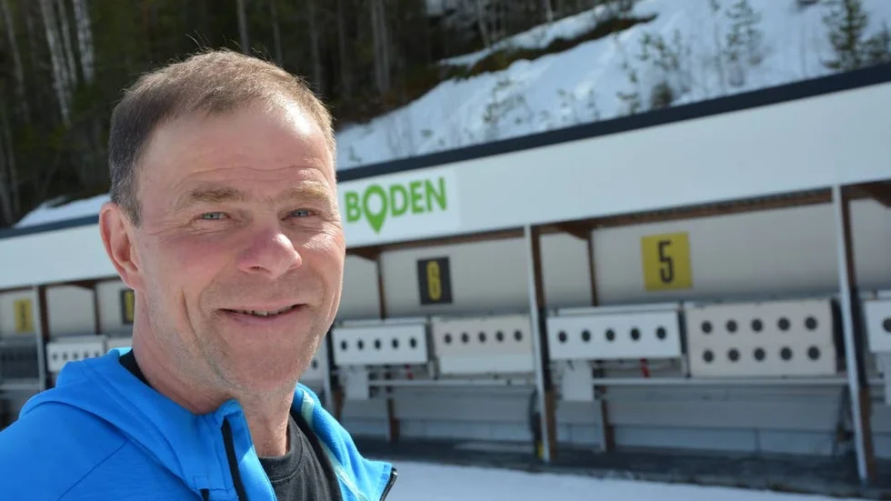 Arbetsplatsen. Tränaren och profilen Kallle Grenemark i skidskyttestadion i Pagla, Boden.