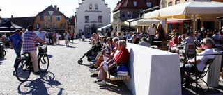 Ett fint torg kan också ha bilar