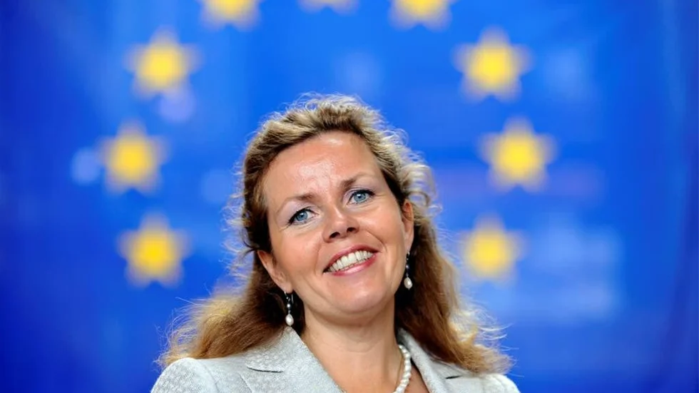 Cecilia Wikström. Med stjärnor kring planeten.