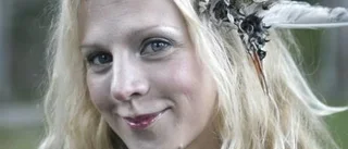 Hon ska föra ut folkmusiken i etern