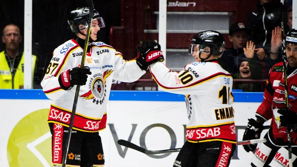 Hjälte. Isac Lundeström (t.v) gjorde mål och stärkte sina aktier till att ta en JVM-plats.