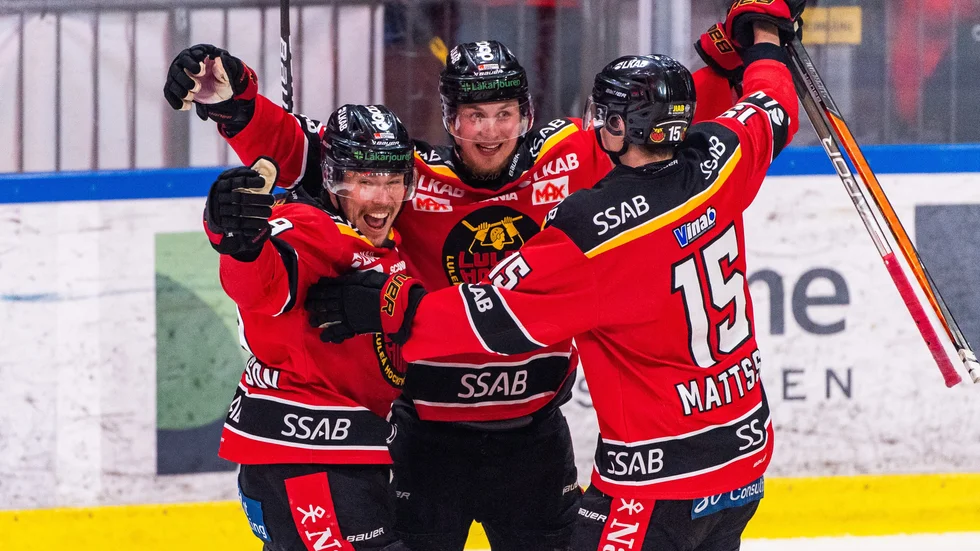 Jonas Berglund gjorde 3-1 och stod för en skottäckning som blev till en assist för Omarks 4-1-mål.