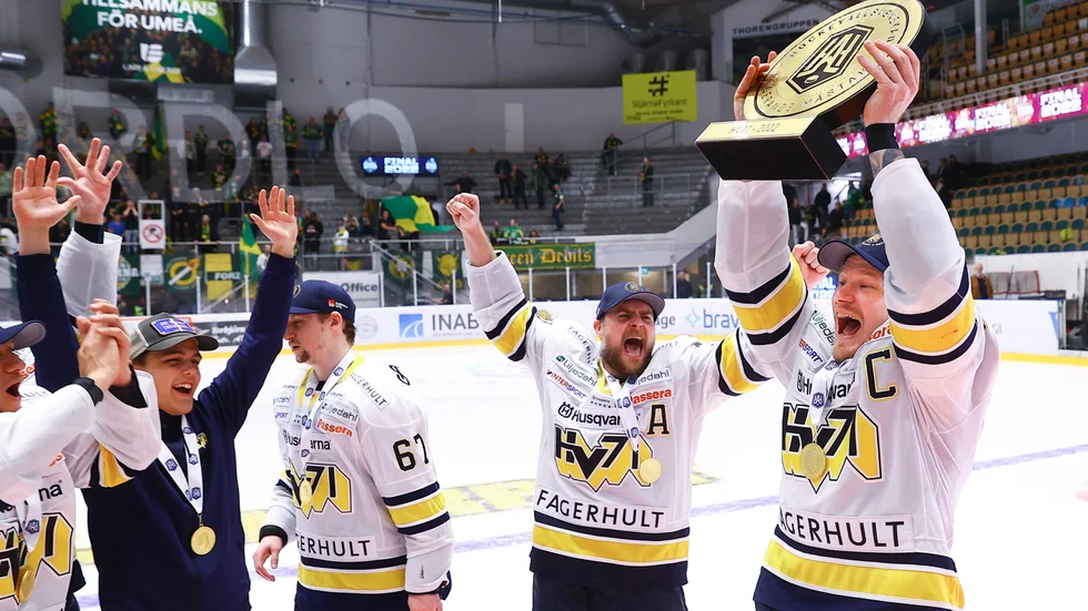 HV 71 är tillbaka i SHL. Laget har haft en omänsklig press på sig – och tog sig igenom det. 