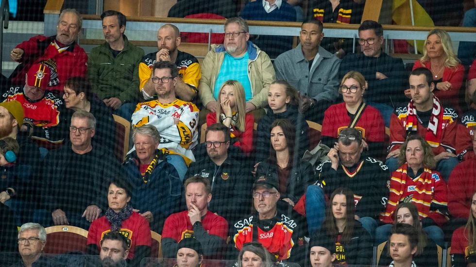 Publikvimmel SM-final 3 mellan Luleå hockey och Färjestad. 