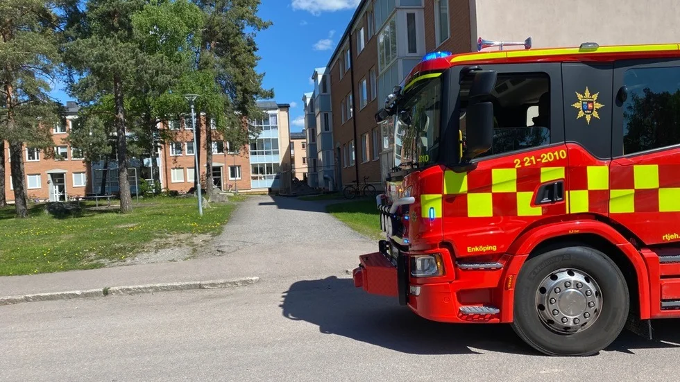 Brand i ett flerfamiljshus i Romberga.