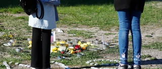 Ljus och blommor på mordplatsen efter ny dödsskjutning