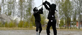 Han tog med sporten till Skellefteå – Gandalf, 20, tävlar i historisk fäktning: ”Måste vara snabb i tanken”