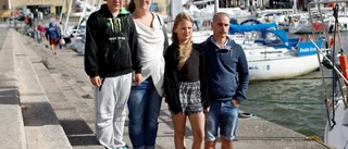 Inställda färjor tvingar kvar besökare veckan ut