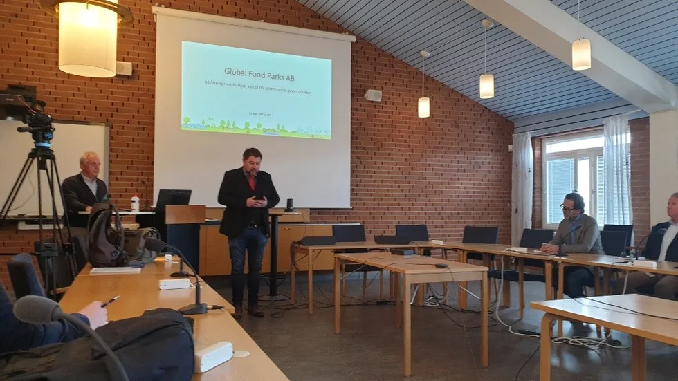 Dan Nilsson berättade om satsningen på en pressträffen på kommunhuset. Men det hade lika gärna kunnat bli hans motsvarighet i grannkommunen söderut som fått göra en dylik presentation.