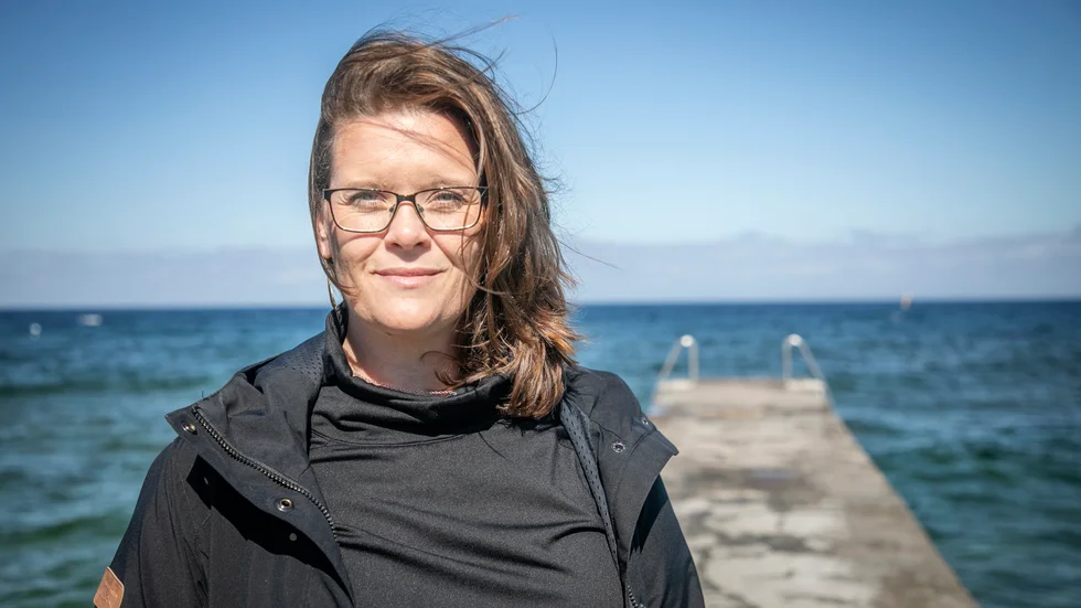 För Tove Eloa Öberg är något som gör gott för måendet att kallbada. När man kallbadar ökar bland annat endorfiner och dopamin, som är två hormon som får oss att må bra och kan minska smärtor och stress. Personer med hjärtsjukdomar eller ett högt blodtryck bör dock rådfråga läkare innan de kallbadar.