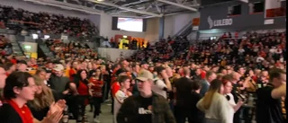 Video: Stämningen i Luleå energi arena just nu • Följer hockeymatchen i baskettemplet