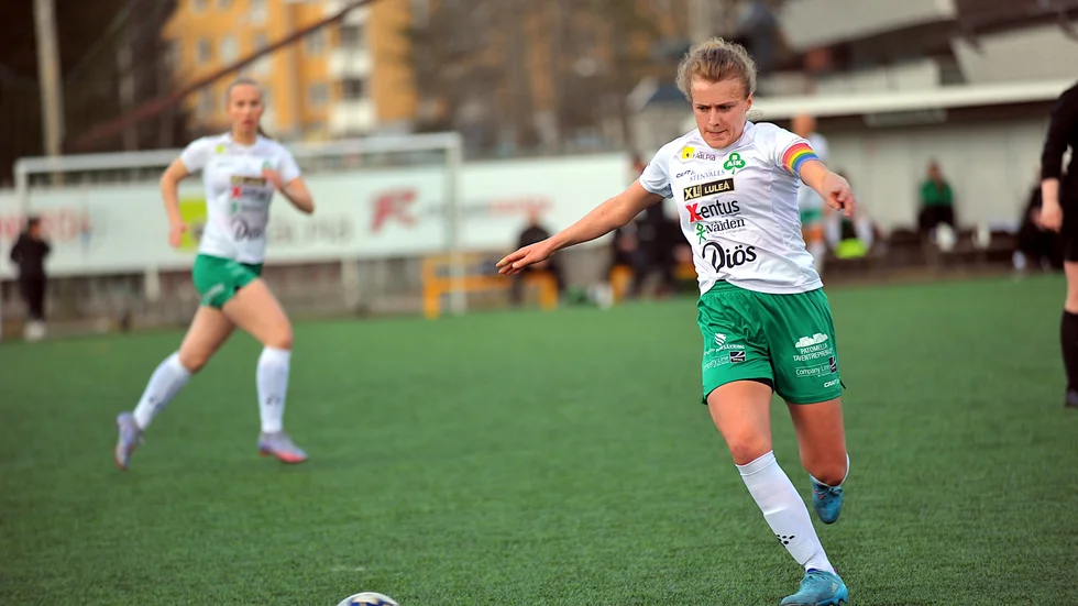 Ebba Boudin, lagkaptenen i Baik, tvingades kliva av i paus i förlustmatchen mot Storfors under fredagskvällen.