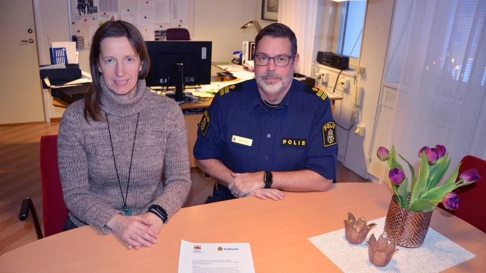 Nytt avtal. Catarina Ask, kommunalråd (MP), och Stefan Ström,kommunpolis, drog grunddragen i samverkansöverenskommelsen.