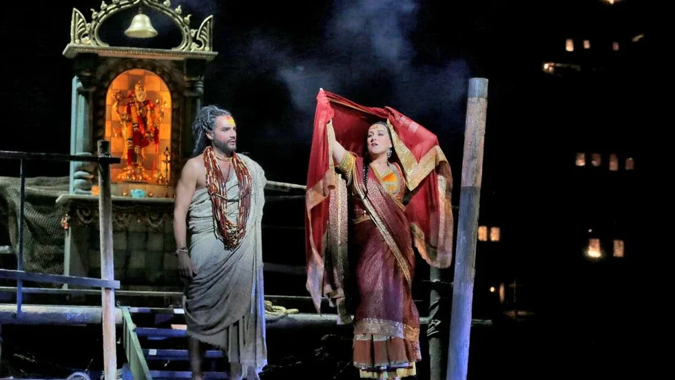DÖMS TILL DÖDEN. Nadir (Matthew Polenzani) och Leila (Diana Damrau) återförenas men det älskande paret blir avslöjat och döms till döden.