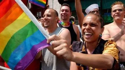 I alla kulturer finns tabun kring sexualiteten. Nästan överallt har homosexualitet varit strängt förbjudet. Men i västvärlden numera uppmuntras den. Wera Svensson reflekterar över kulturella skillnader.