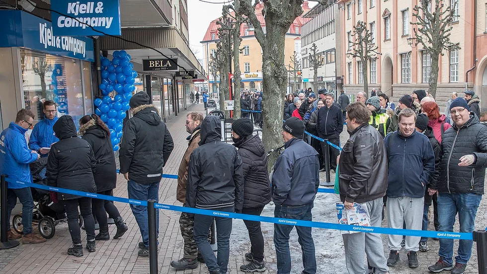 Vem eller vad är Kjell? En del gissade på "Kjellvatten", men de allra flesta visste att Kjell är en av grundarna till elektronikbutikkedjan "Kjell & Company". 