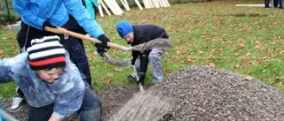 Tjällmo fixar sin egen skolgård