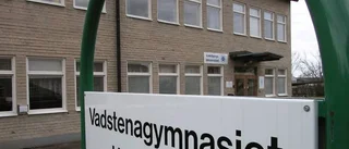 Trängde sig in på elevhemmet