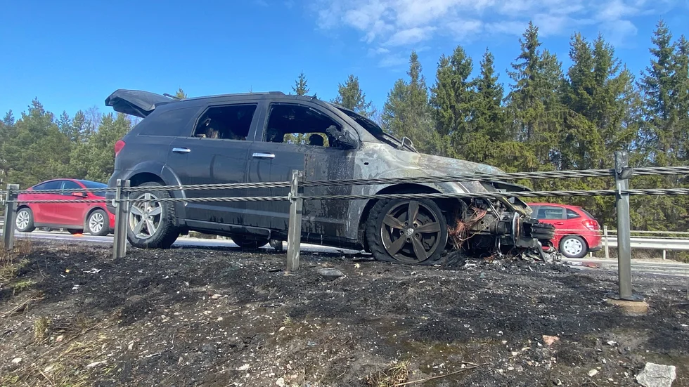 Bilen blev ordentligt brandskadad.