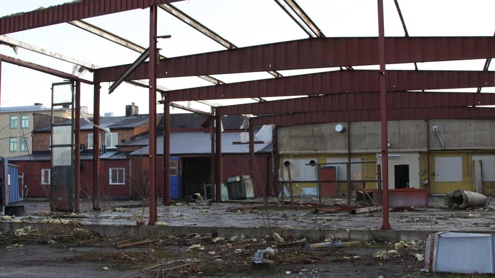 Hall bakom Bemab-huset revs utan lov. Kommunen får böta.
