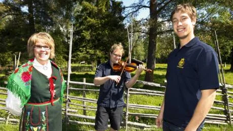 Matilda Karlsson, Arvid Johansson och Johan Liljebäck har fått årets stipendier från Uno och Linnea Bergströms fond. Matilda Karlsson  studerar till jägmästare i Umeå, Arvid Johansson har studerat till orkestermusiker vid musikhögskolan i Stockkholm i sex år och Johan Liljebäck är lantmästare från Alnarp.