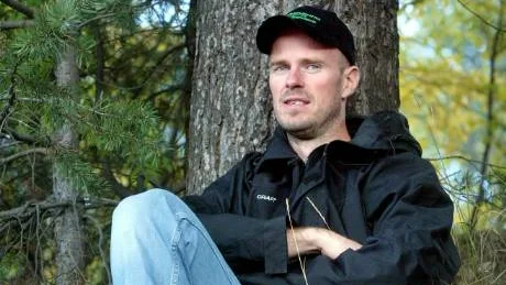 Petter Nilsson-Lång vann mot försvaret i fastighetsdomstolen. Rätten dömde att Försvarsmakten ska avflytta från hans och Jan Nordqvists mark. Fortverket har hos regeringen ansökt om tvångsinlösen av nyttjanderätten till områdena.FOTO: Kurt Engström
