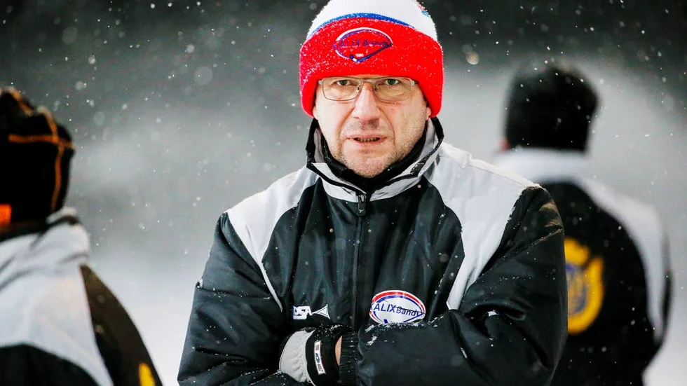 NY TRÄNARE. Andrei Nuzhdinov tar kliver från assisterande tränare till huvudtränare för Kalix Bandy.
