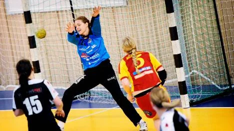 Glödhet. Rumänska målvakten Olivia Costache räddade segern till Boden i den andra halvleken.