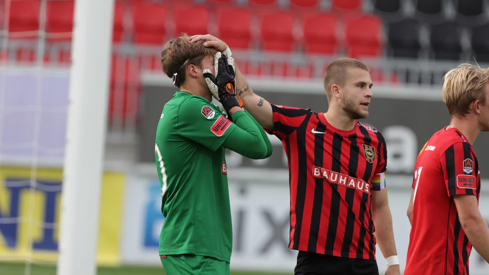 Brommapojkarnas målvakt Filip Sidklev stod för en jättetavla.