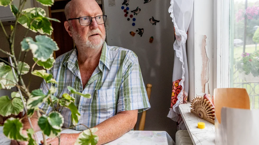 Kent Olaisson började köra runt till mindre apotek när hans medicin tog slut.