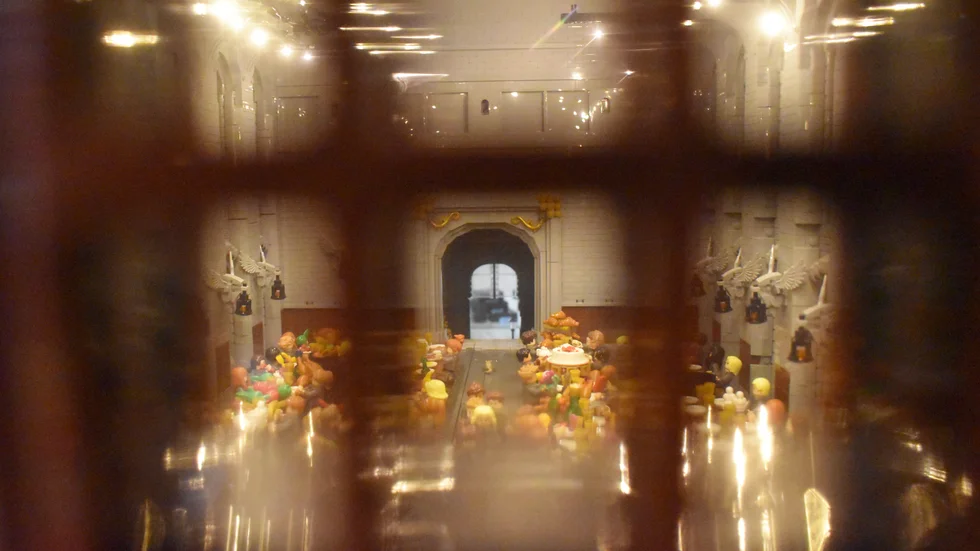 The Harry Potter dining hall built in lego can be seen in the exhibition and if you look in through the window you can see the pupils eating along the rows of tables.
