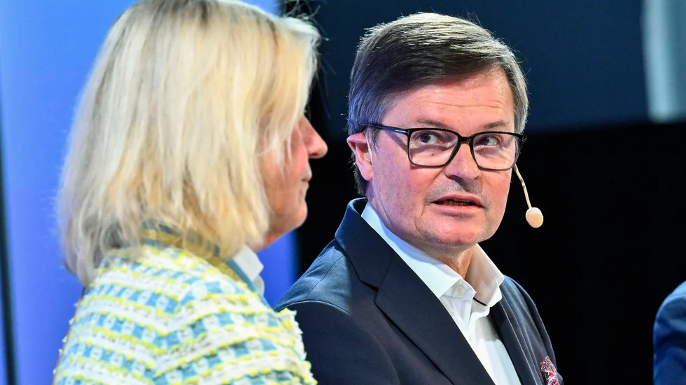 Alectas styrelseordförande Ingrid Bonde får fortsatt förtroende, säger överstyrelsens ordförande Kenneth Bengtsson på en pressträff.