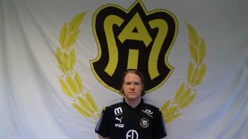 Väljer Smedby. Niclas Öman byter Hagahöjden mot Smedby.
