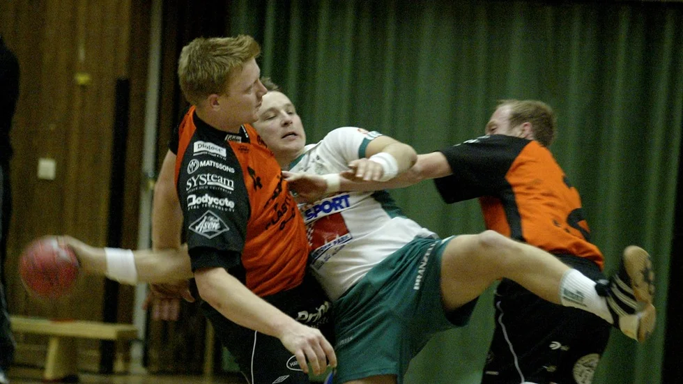 Martin Ström  är med i leken igen, även om han inte tyckte det var så särdeles roligt i går. Hans Mantorp som skulle säkra en plats i handbollsallsvenskan i går förlorade nämligen hemmamatchen mot Anderstorp med klara 21--29.