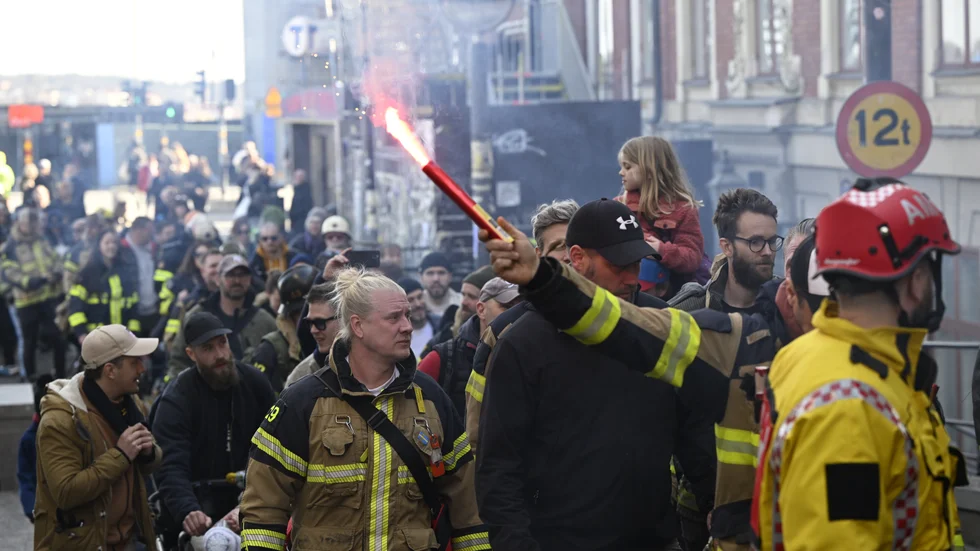 I förra veckan ordnade brandmän ett protesttåg i Stockholm mot hotet om nya arbetstider.
