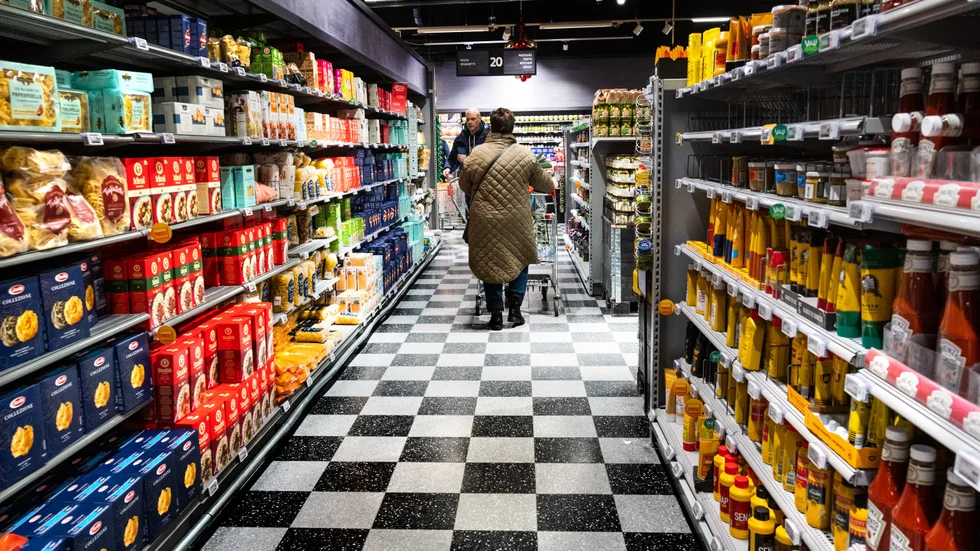 Nästan 1|000 personer har portats från butiker under de första två åren med en ny lag. Arkivbild.