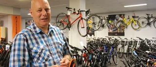 Motalabutik firar 80 år: Han köpte företaget –men lade till "nya"