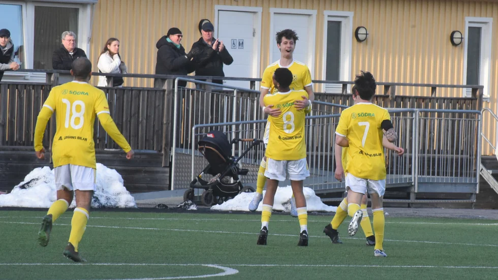 Kisa BK har åkt på ett tungt tapp inför avslutningen där man slåss om sin överlevnad i division 3. August Storm lämnar klubben. 