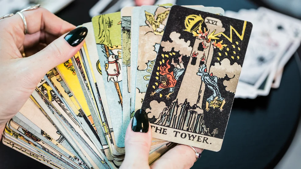 Kortlek med tarotkort. Arkivbild.