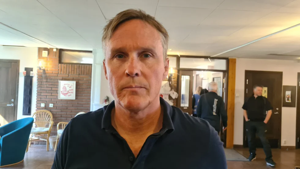 "En del har ordnat eget tillfälligt boende hos vänner eller släktingar. De övriga har fått boende via oss.Många av de bor på hotell", säger Rickard Lindbäck, fastighetschef Lulebo.