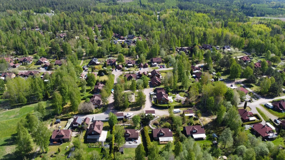 Boende i Nydalen, som tillhör Askersunds kommun, har ansökt om en ändring av kommungränsen. De vill i stället tillhöra Motala kommun.
