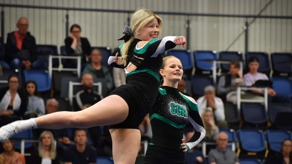 Det var fullt ös och hög klass när Balderhallen fylldes av duktiga cheerleaders och massor av publik som ville se veckans show. 