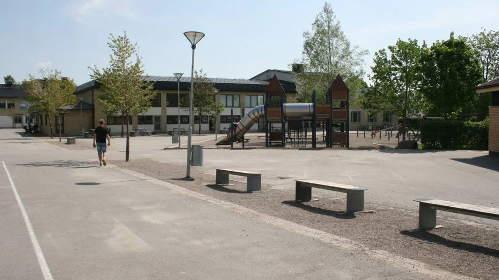 I framtiden kan kommunens skolgårdar komma att vara betydligt grönare än så här. Bilden är hämtad från Östervåla skola.