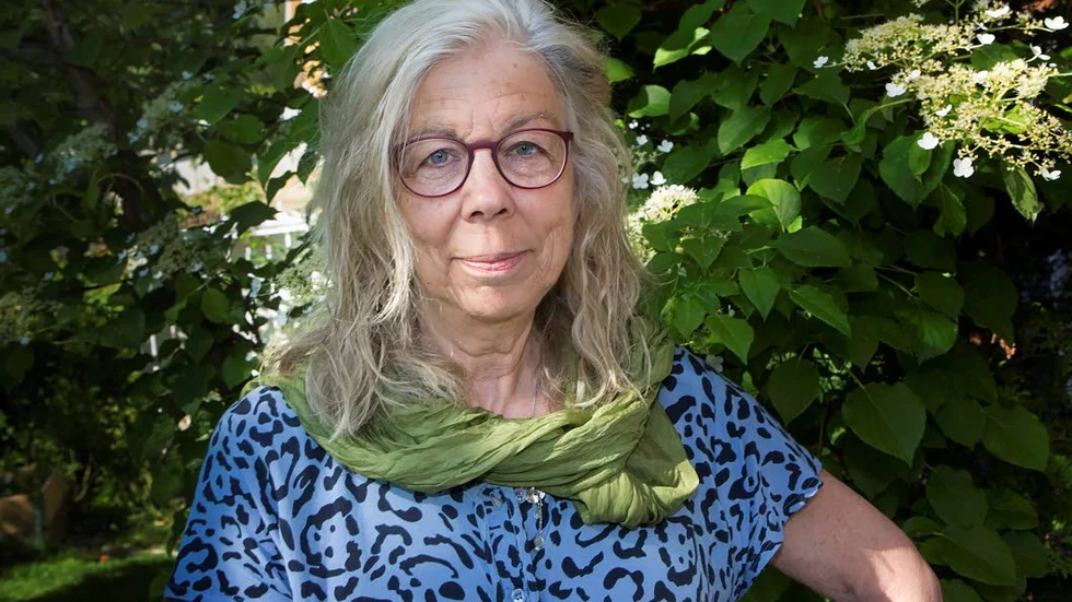 Storvretabo. Ulla Bohman Trolte bor sedan många år i ett radhus med en liten, lummig trädgård. "Ett träd har också en kropp och en själ", säger hon.