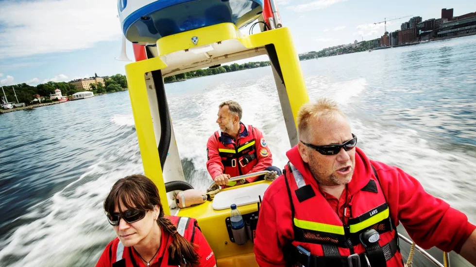 Frivilliga krafter. Bör ej motarbetas.