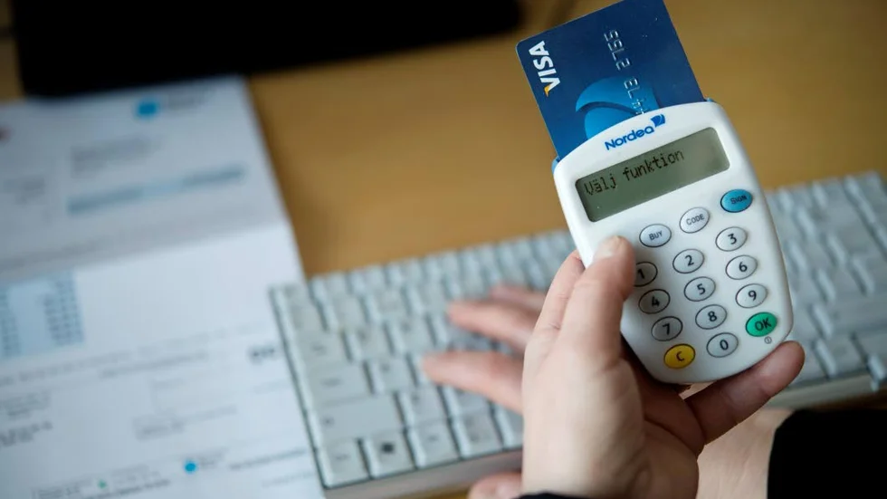 Ska de som inte kan hantera digitala hjälpmedel vara beroende av en god man?