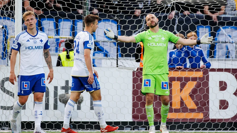Oscar Jansson fick vittja nät vid två tillfällen efter paus. Då var IFK ett slaget lag – fullt i sin ordning sett till hur den andra halvleken mot Elfsborg gestaltade sig.